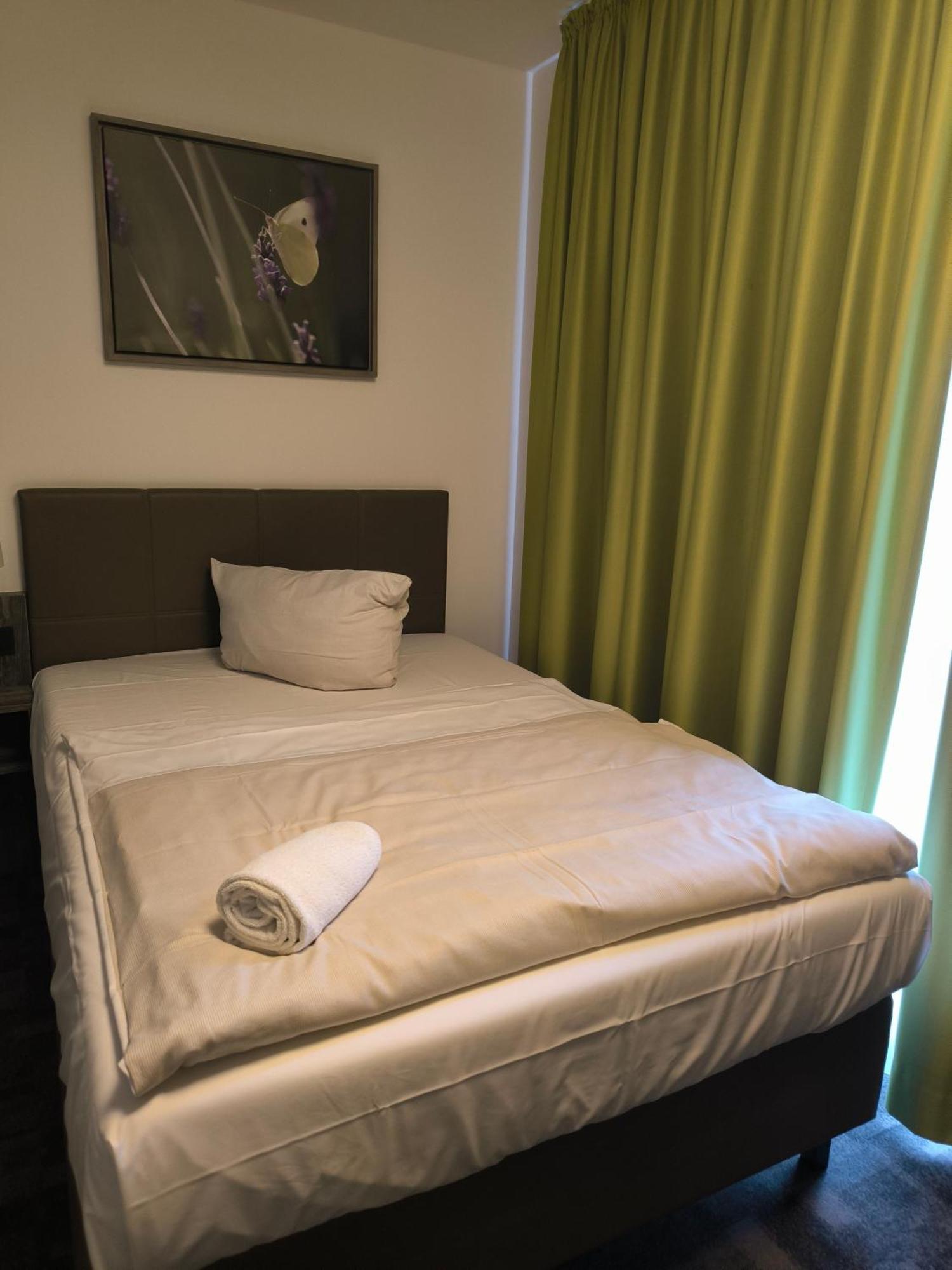 Hotel Gruenwalde Halle  Esterno foto